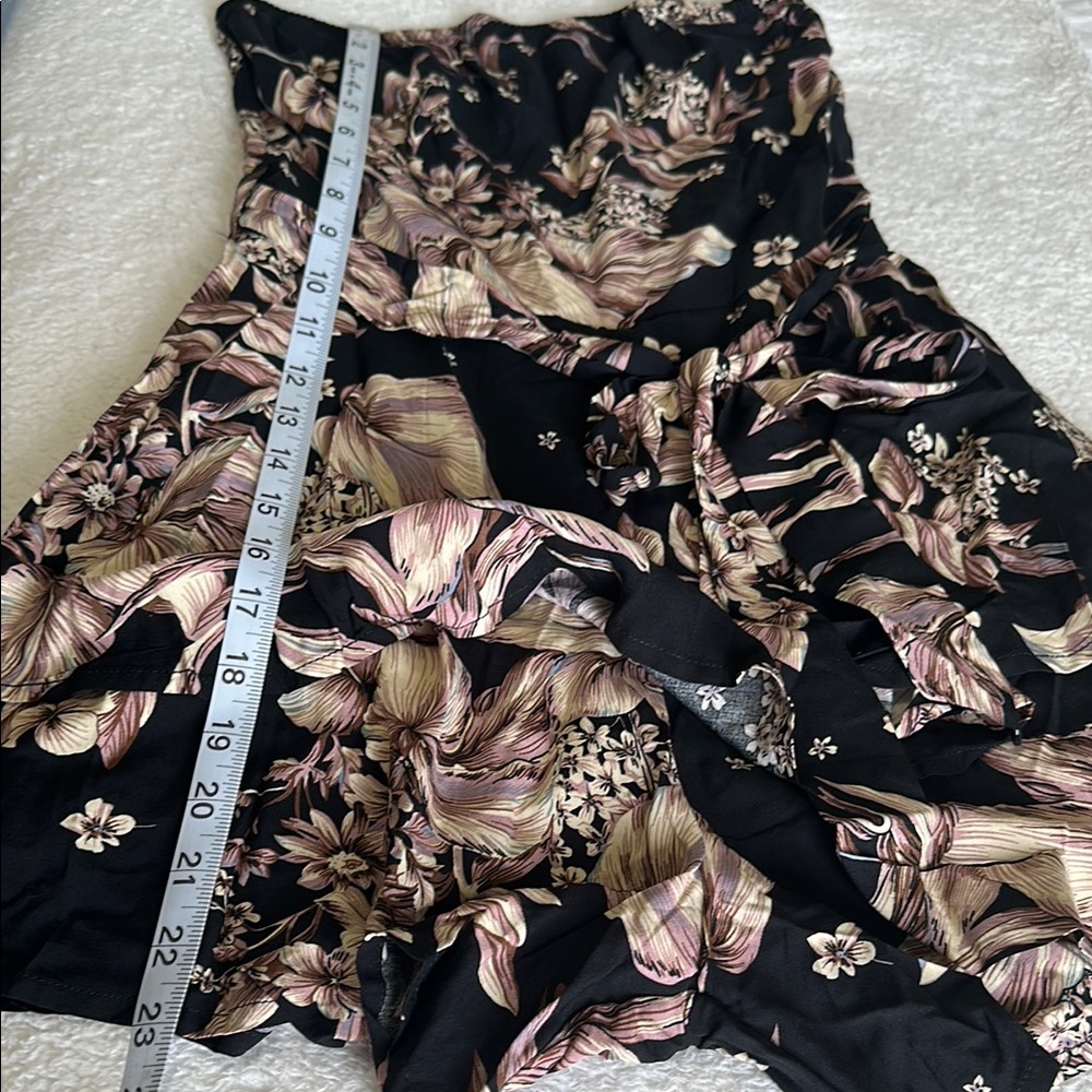 Black and Cream Ruffled Sweetheart Jumpsuit Size Small - Picture 9 of 13